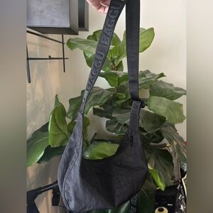 BAGGU Small Nylon Crescent Bag